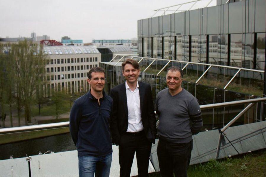 Dipl.-Ing. Thomas Kaufhold, Dr.-Ing. Frank Wölfle und Dr.-Ing. Rasoul Mirkheshti bilden die Führungsspitze von CONTECS (v.l.) Dipl.-Ing. Thomas Kaufhold, Dr.-Ing. Frank Wölfle und Dr.-Ing. Rasoul Mirkheshti bilden die Führungsspitze von CONTECS (v.l.)