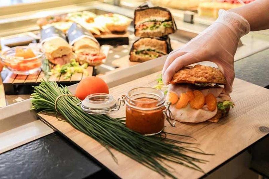 Stadtbäckerei Kühl servieren