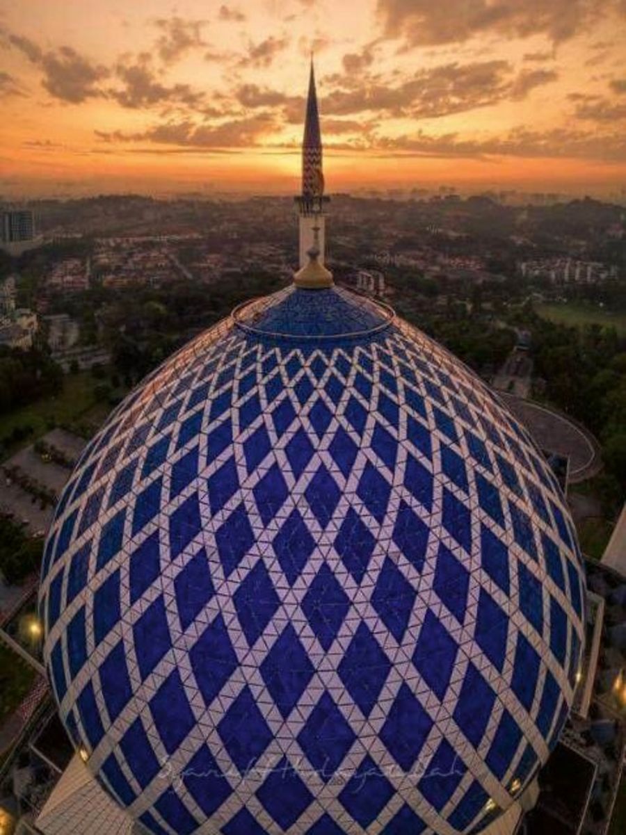 omera das Dach einer Moschee in Malaysia omera das Dach einer Moschee in Malaysia