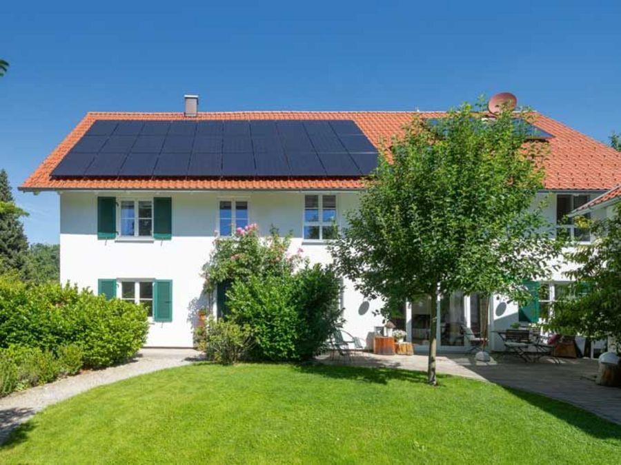 Öko-Haus - PV-Anlage auf dem Eigenheim Öko-Haus - PV-Anlage auf dem Eigenheim