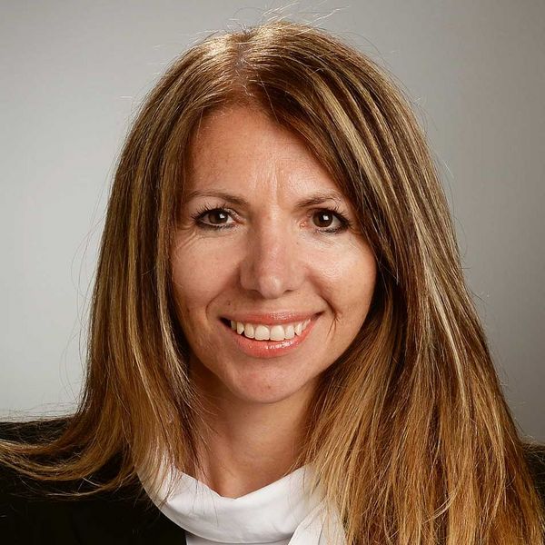 Halime Koppius ist Gründerin und Vorstand von degenia Halime Koppius ist Gründerin und Vorstand von degenia