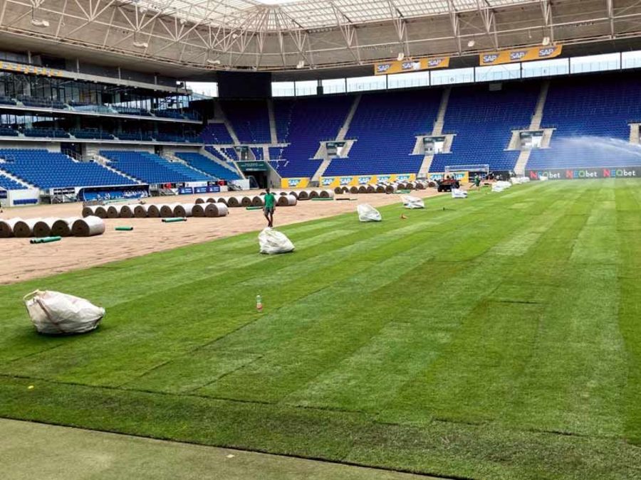 Engelmann Turf Care Verlegung von Hybridrasen TSG Hoffenheim Engelmann Turf Care Verlegung von Hybridrasen TSG Hoffenheim