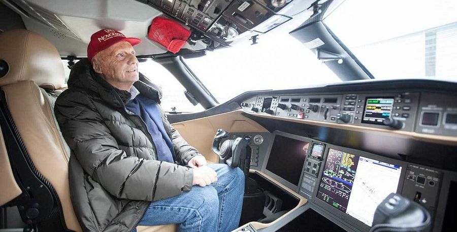 Niki Lauda ist selbst begeisterter Pilot und seit Jahrzehnten im Fluggeschäft aktiv Niki Lauda ist selbst begeisterter Pilot und seit Jahrzehnten im Fluggeschäft aktiv