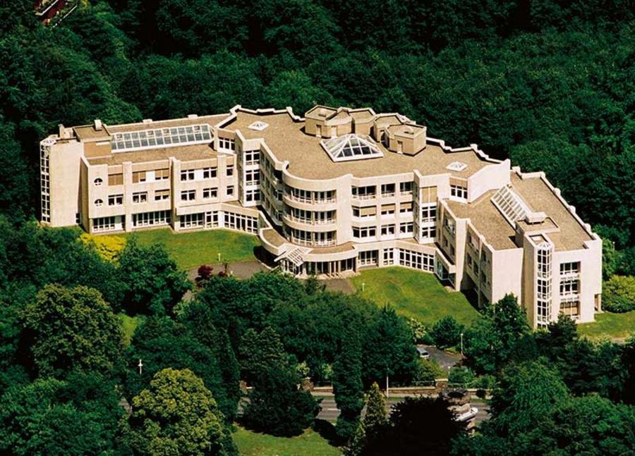 Im Herzen des Westerwaldes befindet sich die Unternehmenszentrale der L&R-Gruppe. Im Herzen des Westerwaldes befindet sich die Unternehmenszentrale der L&R-Gruppe.