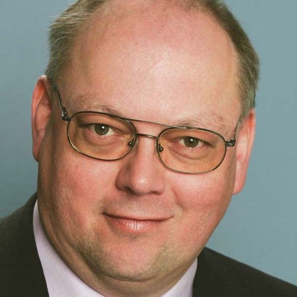 Geschäftsführer Ingenieur Josef Wiederkumm Geschäftsführer Ingenieur Josef Wiederkumm
