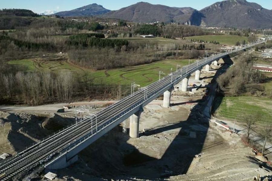 Salcef Bau Neubau einer Eisenbahnbrücke Salcef Bau Neubau einer Eisenbahnbrücke
