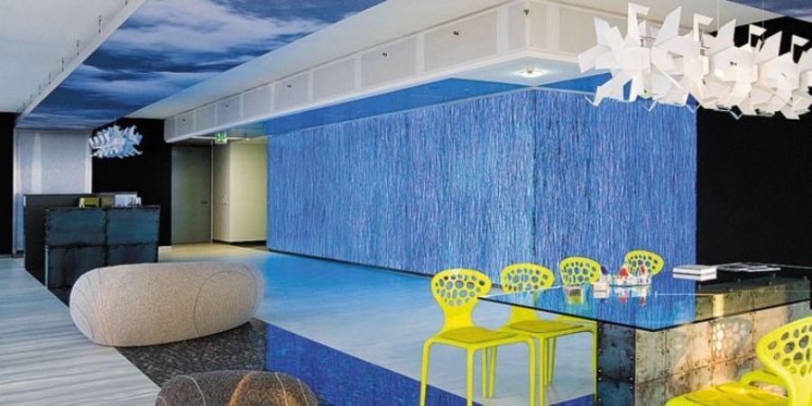 Lichtwand-Installationen mit Acrylglas