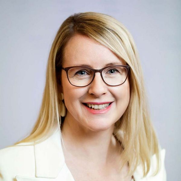 Dr. Margarete Schramböck Dr. Margarete Schramböck