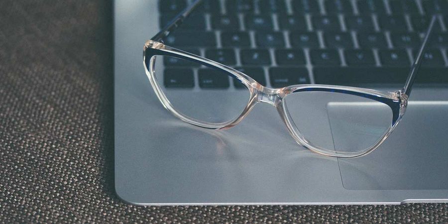 Bildschirmbrille: Wann übernimmt der Arbeitgeber die Kosten? Bildschirmbrille: Wann übernimmt der Arbeitgeber die Kosten?