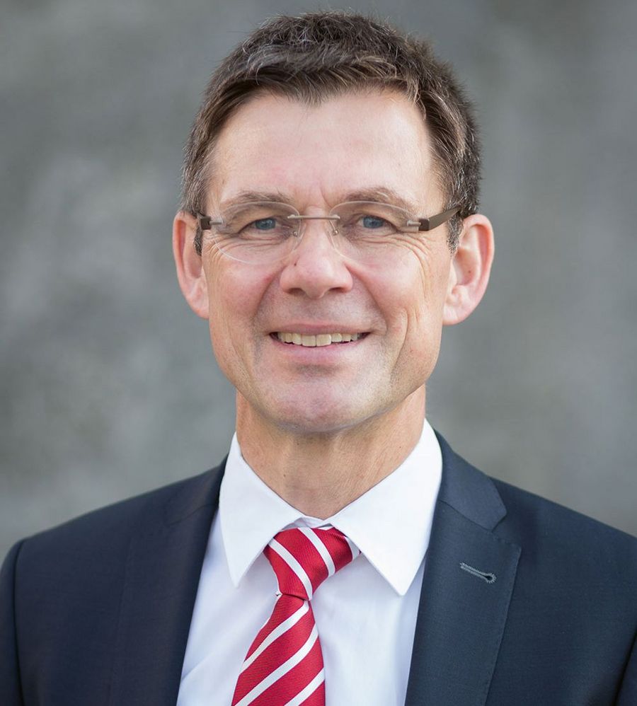 Dipl.-Kfm. Jan Müller, Geschäftsführender Gesellschafter und Vorstandsvorsitzender der J. MÜLLER Aktiengesellschaft Dipl.-Kfm. Jan Müller, Geschäftsführender Gesellschafter und Vorstandsvorsitzender der J. MÜLLER Aktiengesellschaft