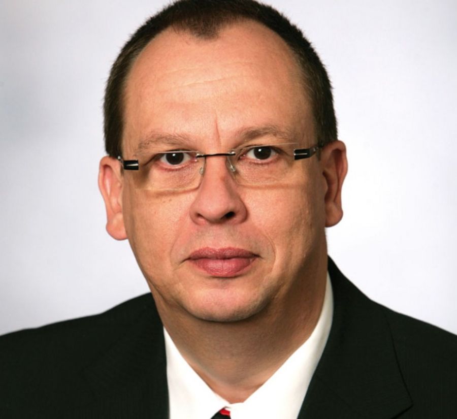 Frank Miles hat 2010 die Mehrheit der Geschäftsanteile des Unternehmens erworben. Frank Miles hat 2010 die Mehrheit der Geschäftsanteile des Unternehmens erworben.