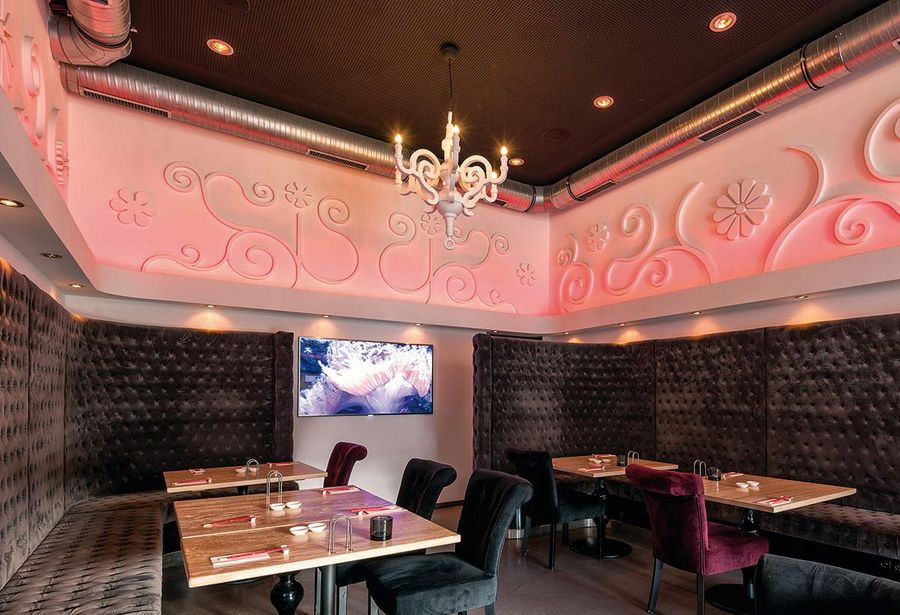 LED-Strips und Einbaustrahler in der Sushi Factory am Hamburger Fischmarkt LED-Strips und Einbaustrahler in der Sushi Factory am Hamburger Fischmarkt