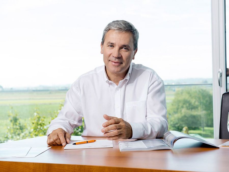 Mag. Bernhard Schutti, Gründer und Geschäftsführer der Stein & Co gmbh Mag. Bernhard Schutti, Gründer und Geschäftsführer der Stein & Co gmbh