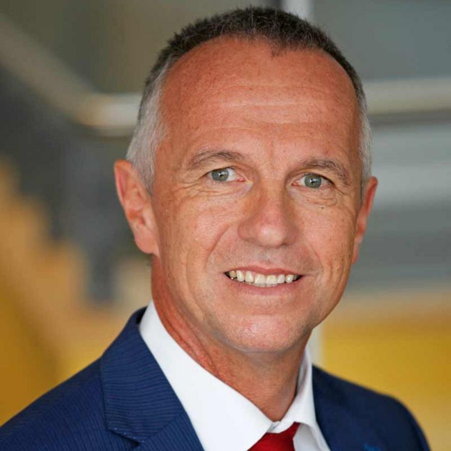 Dr. Andreas Pojtinger, Geschäftsführer der 2E mechatronic GmbH & Co. KG Dr. Andreas Pojtinger, Geschäftsführer der 2E mechatronic GmbH & Co. KG