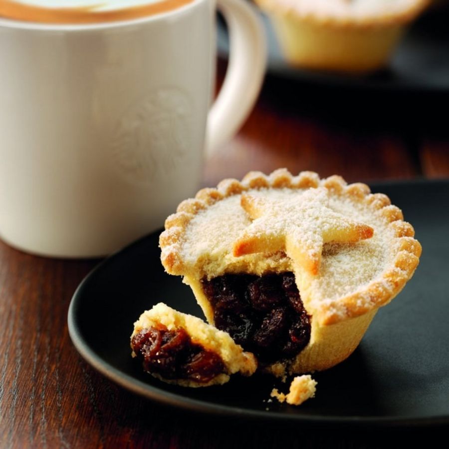 Neben seinen Kaffee- und Teespezialisten ist Starbucks inzwischen auch für sein Gebäck und seine Kuchen berühmt; hier ein Mince Pie Neben seinen Kaffee- und Teespezialisten ist Starbucks inzwischen auch für sein Gebäck und seine Kuchen berühmt; hier ein Mince Pie