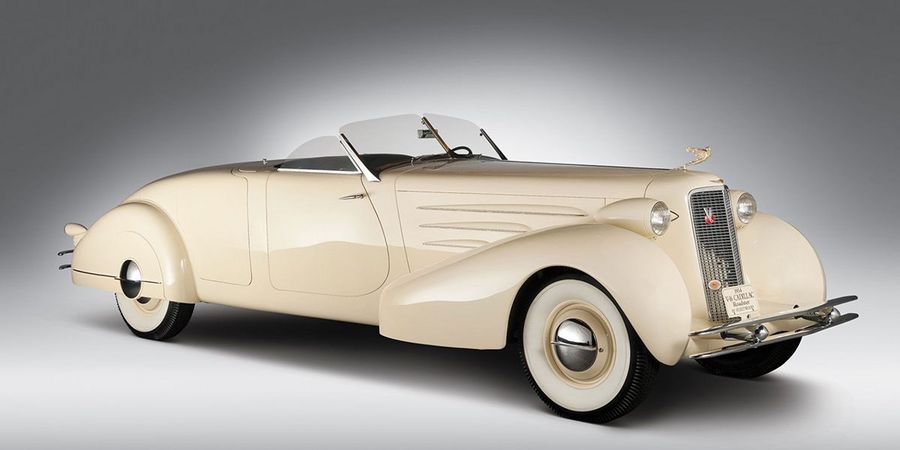 Großes wagen und mit Cadillac schon jetzt wie in der Zukunft fahren Großes wagen und mit Cadillac schon jetzt wie in der Zukunft fahren