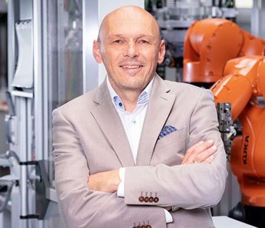 Ing. Wolfgang Silmbroth, Geschäftsführer der Wieser Automation - Maschinenbau GmbH Ing. Wolfgang Silmbroth, Geschäftsführer der Wieser Automation - Maschinenbau GmbH