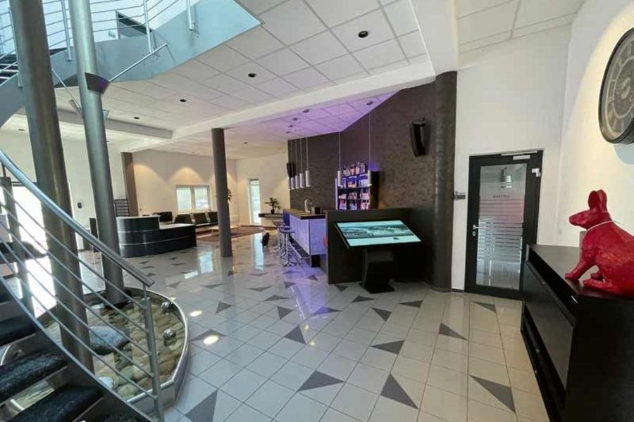 Cutmetall Holding Foyer Firmensitz Cutmetall Holding Foyer Firmensitz