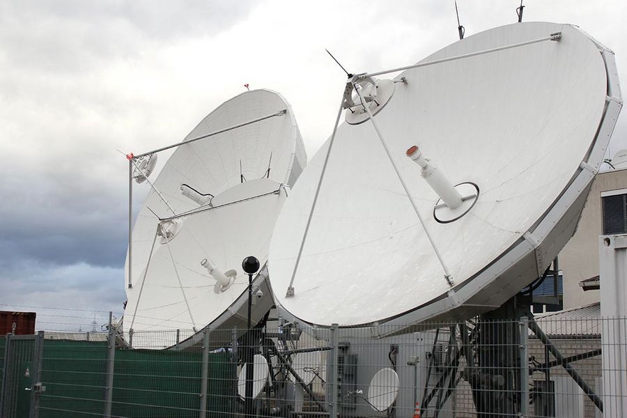 Hughes - Modernste Breitband-Satellitentechnik Hughes - Modernste Breitband-Satellitentechnik