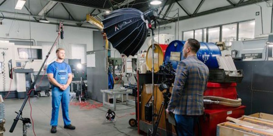 Authentische Videos werden vor Ort bei den Unternehmen aufgezeichnet