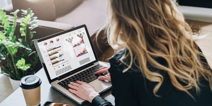 Geschicktes Online-Marketing kann den Unterschied zwischen Erfolg und Niederlage ausmachen. Bild: Adobe Stock © foxyburrow