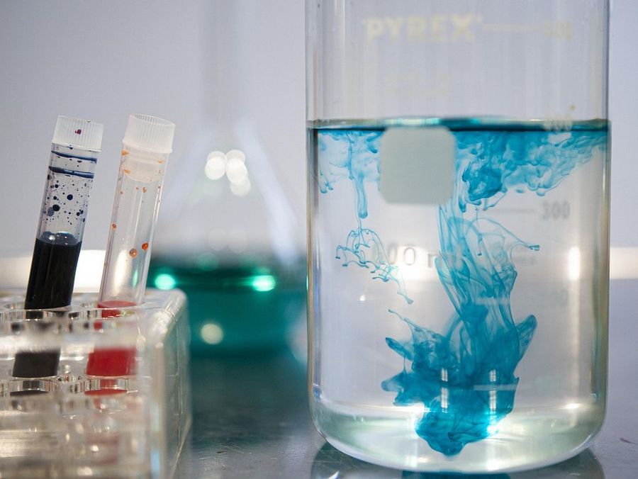 Die unsichtbare Konstante: wie Glykole als chemischer Motor der globalen Wirtschaft funktionieren