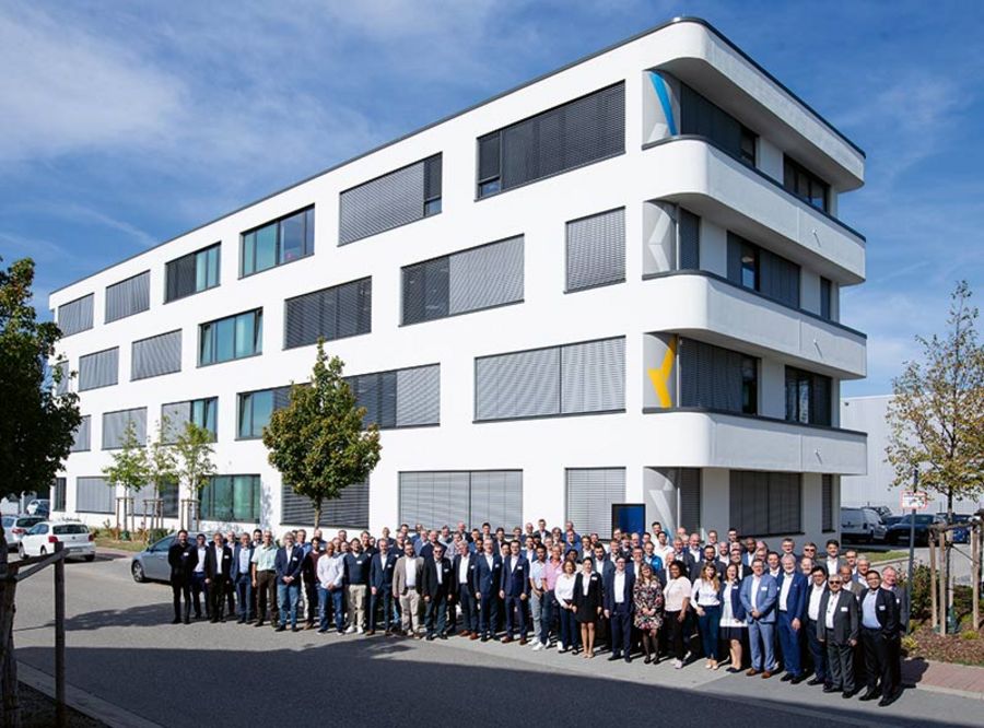 Teilnehmerinnen und Teilnehmer an der HIMA User Conference im HIMA Customer Solutions Center in Brühl (Baden) Teilnehmerinnen und Teilnehmer an der HIMA User Conference im HIMA Customer Solutions Center in Brühl (Baden)