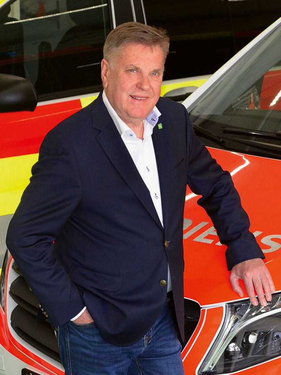 Hans-Jürgen Schwarz, Geschäftsführer der Ambulanz Mobile GmbH & Co. KG Hans-Jürgen Schwarz, Geschäftsführer der Ambulanz Mobile GmbH & Co. KG