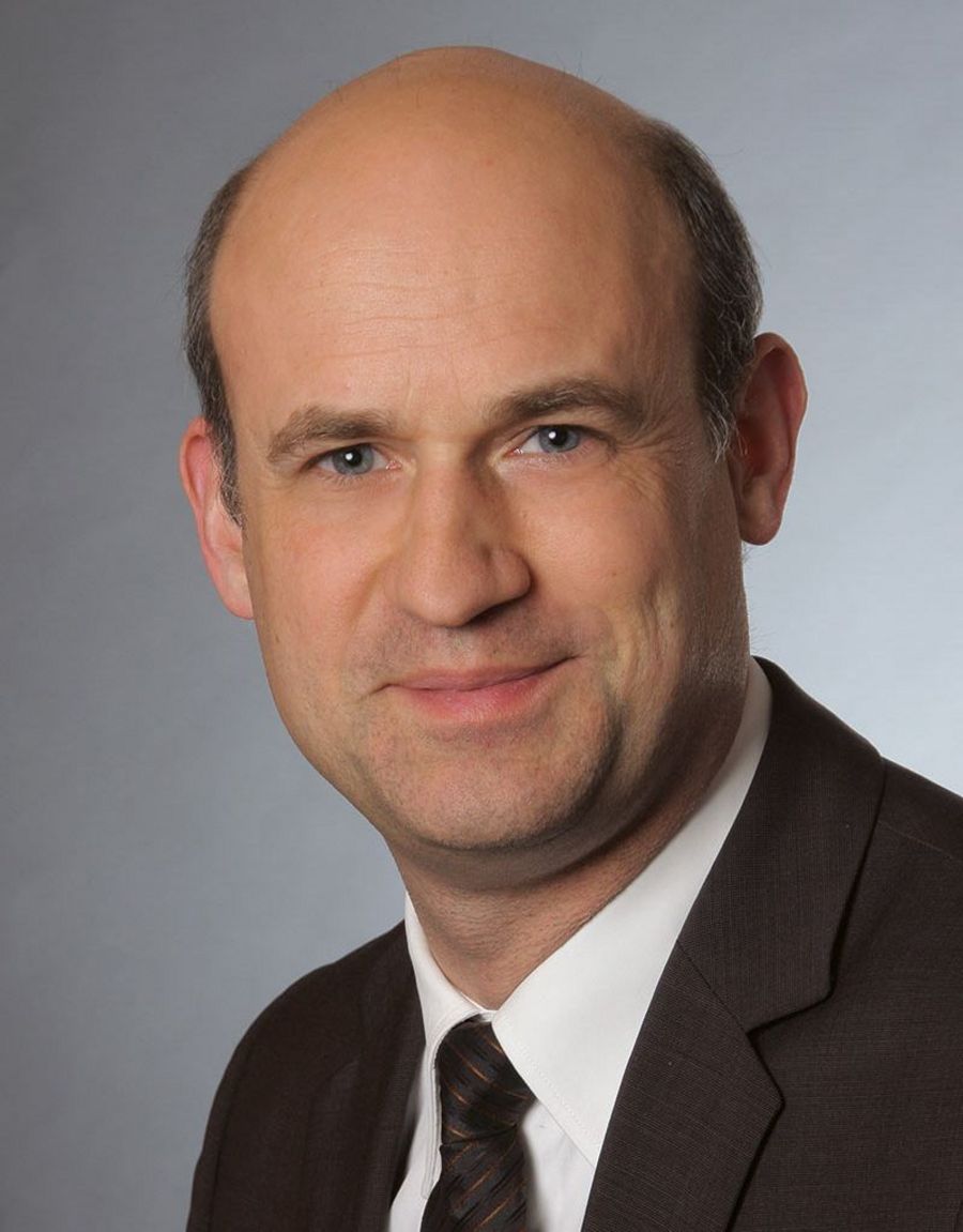 Dipl. Wirt.-Ing. Jochen Seidler, Geschäftsführer der SIM Automation GmbH Dipl. Wirt.-Ing. Jochen Seidler, Geschäftsführer der SIM Automation GmbH