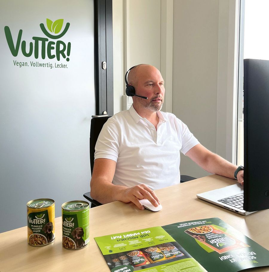 Green Plant Petfood GmbH Jürgen de Vries, Geschäftsführer der Green Plant Petfood GmbH Green Plant Petfood GmbH Jürgen de Vries, Geschäftsführer der Green Plant Petfood GmbH