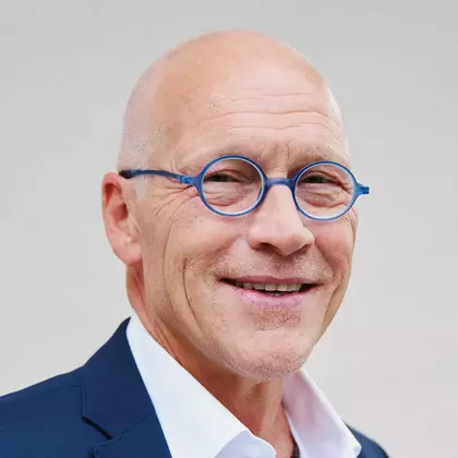 Dr. Thomas Wolfram