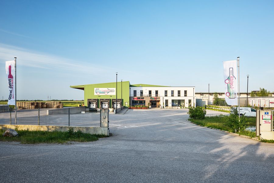 Vom Sitz in Parndorf aus gehen die Produkte in alle Welt Vom Sitz in Parndorf aus gehen die Produkte in alle Welt