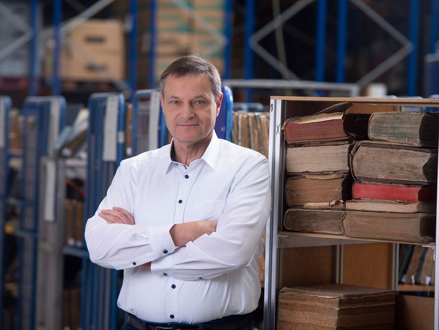 Anders, Dr. Manfred