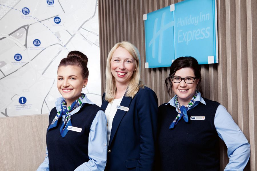 Tristar GmbH - Holiday Inn Express - MitarbeiterInnen