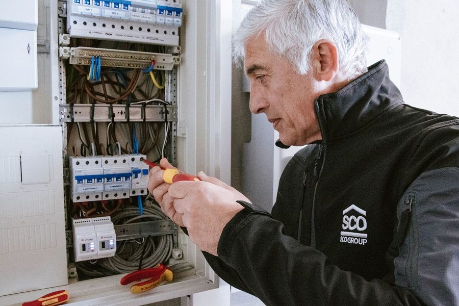 S.C.O. Gebäudereinigungs GmbH Elektroservices S.C.O. Gebäudereinigungs GmbH Elektroservices