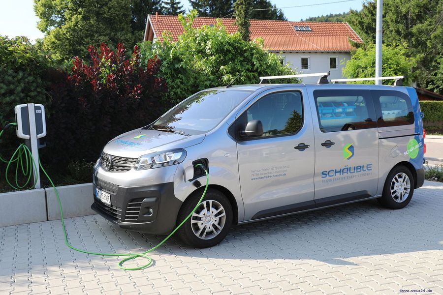 Schäuble Regenerative Energiesysteme GmbH Opel evivaro an der wallbox Schäuble Regenerative Energiesysteme GmbH Opel evivaro an der wallbox
