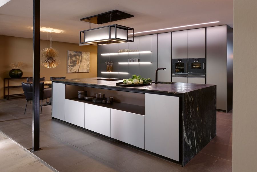 Florian Uhl GmbH Moderne Eleganz Florian Uhl GmbH Moderne Eleganz