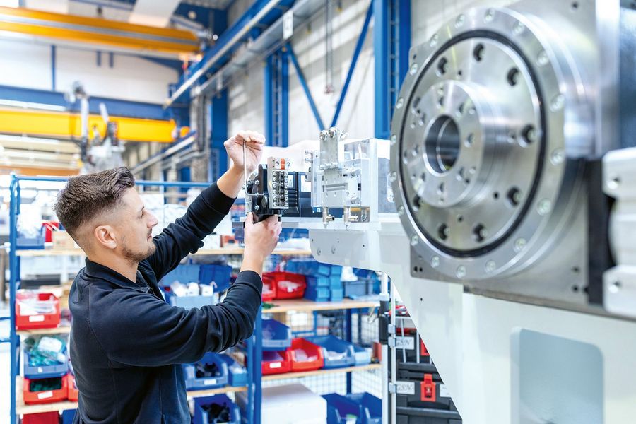 GSN Maschinen-Anlagen-Service GmbH Montage einer Werkzeugmaschine GSN Maschinen-Anlagen-Service GmbH Montage einer Werkzeugmaschine