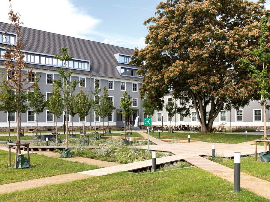 3iPro GmbH Raum für Begegnung: Der Innenhof des E-Gebäudes in Mannheim 3iPro GmbH Raum für Begegnung: Der Innenhof des E-Gebäudes in Mannheim