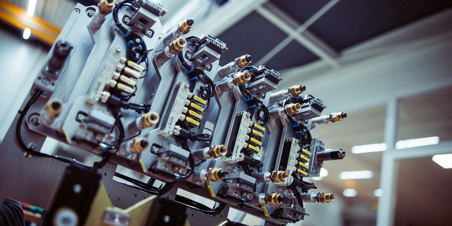 BARTH Mechanik GmbH Greifer einer Spritzgussmaschine BARTH Mechanik GmbH Greifer einer Spritzgussmaschine