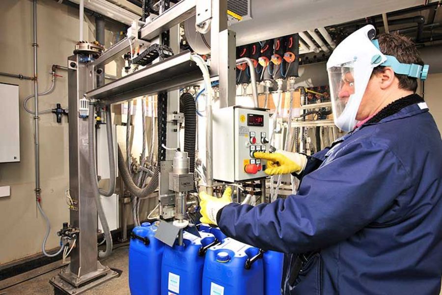  CSC JÄKLECHEMIE Gebindeabfüllung