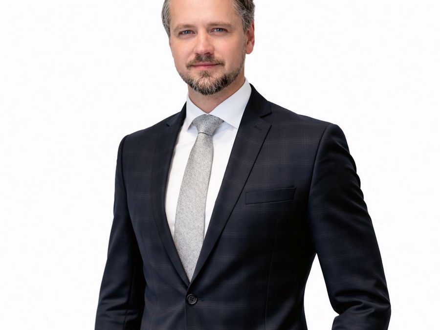 Kowalew, Roman