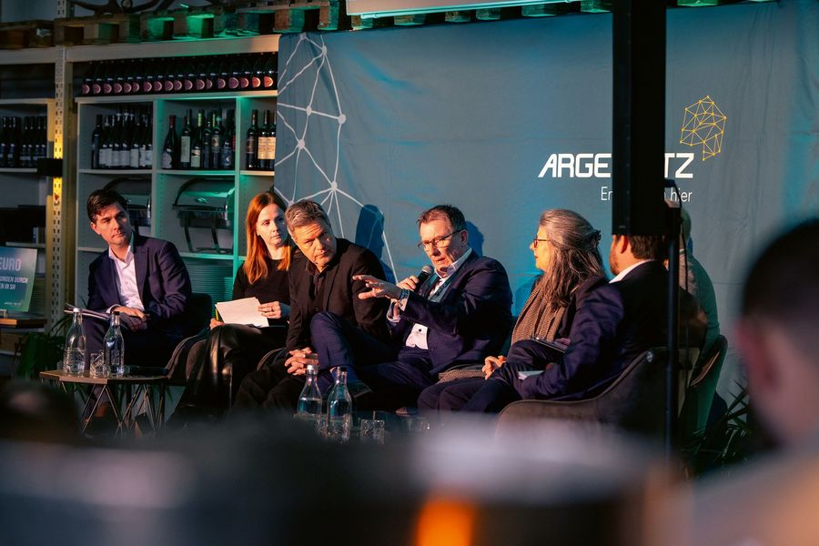 ARGE NETZ GmbH & Co. KG Polit-Talks ARGE NETZ GmbH & Co. KG Polit-Talks