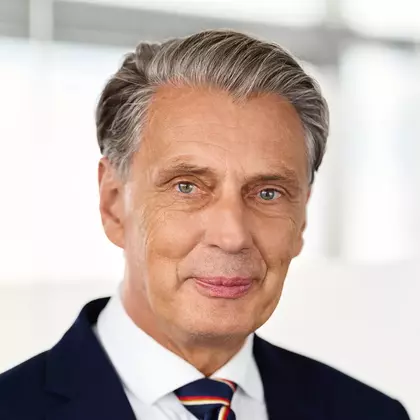 Dr. Eckart Gaude