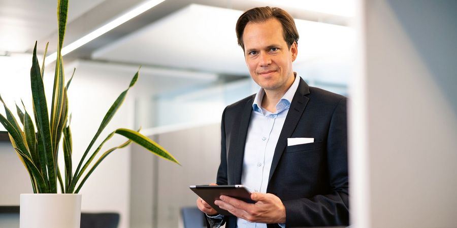 Dr. Benjamin Strehl, Geschäftsführer der USU GmbH Dr. Benjamin Strehl, Geschäftsführer der USU GmbH
