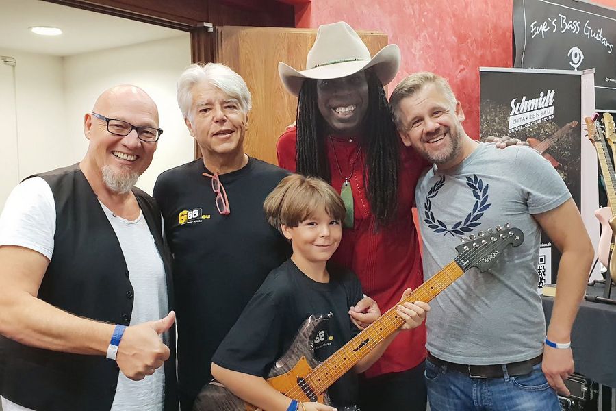 G66 GmbH Gitarrenlegende und Grammy Winner Larry Mitchell, Frank Steffen Mueller und Markus Hohmann an der Guitar Summit, Mannheim G66 GmbH Gitarrenlegende und Grammy Winner Larry Mitchell, Frank Steffen Mueller und Markus Hohmann an der Guitar Summit, Mannheim