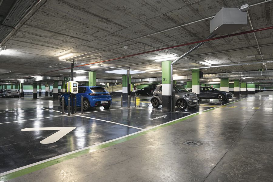 Das Ziel von Allego ist es, das Aufladen von Elektrofahrzeugen so mühelos zu machen wie das Parken des Autos Das Ziel von Allego ist es, das Aufladen von Elektrofahrzeugen so mühelos zu machen wie das Parken des Autos