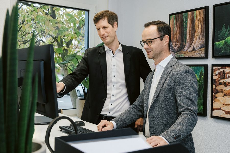 Julian Fabarius, Geschäftsführer und Sven Schempp, Geschäftsführer der LINCK Holzverarbeitungstechnik GmbH Julian Fabarius, Geschäftsführer und Sven Schempp, Geschäftsführer der LINCK Holzverarbeitungstechnik GmbH