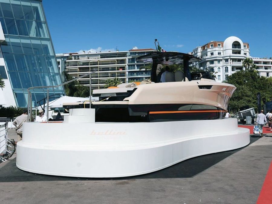 Bellini Nautica S.p.A. Cannes Yachting Festival Bellini Nautica S.p.A. Cannes Yachting Festival