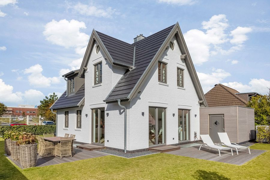 Peter Peters Immobilien GmbH & Co. KG Ein Haus auf Sylt ist auch ein interessantes Anlageobjekt Peter Peters Immobilien GmbH & Co. KG Ein Haus auf Sylt ist auch ein interessantes Anlageobjekt